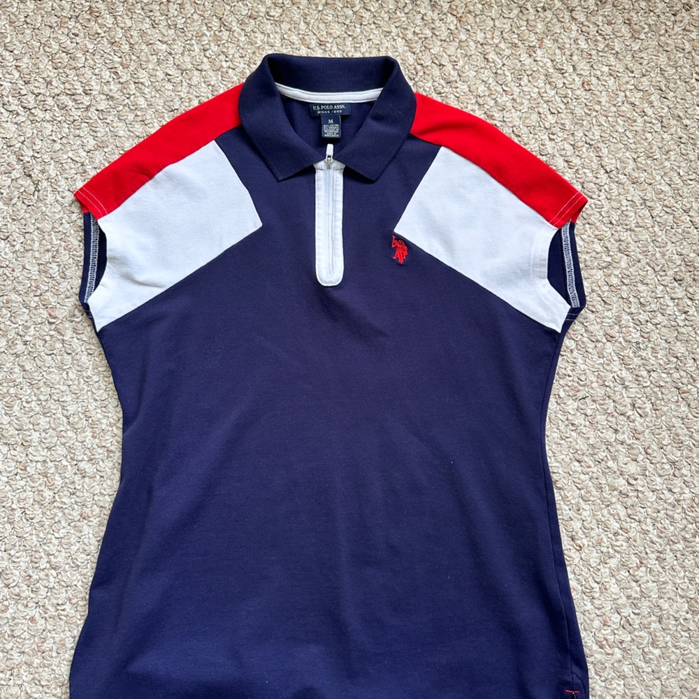 Polo assin Blue/red/white zip up shirt in the size Meduim